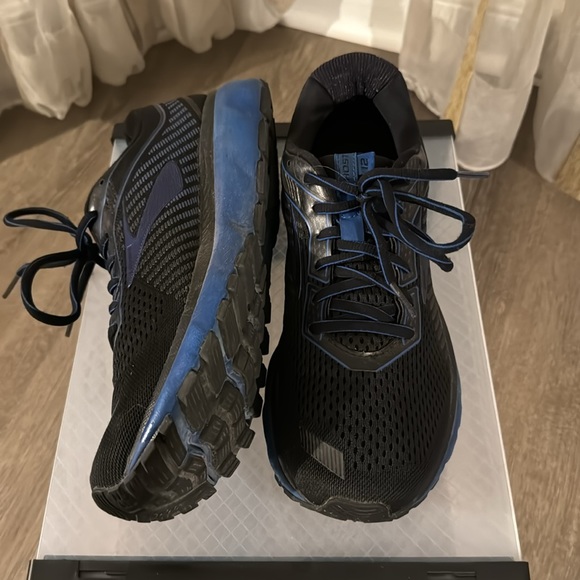 Brooks Ghost 12. Size 9.5. Lightly worn - Picture 5 of 5